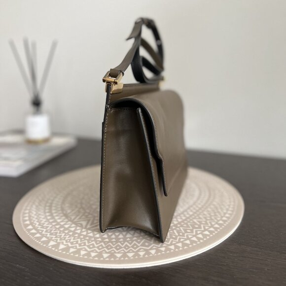 [BNWT–Slightly Imperfect] Marni Trunk Slim Shoulder Bag Brown🤎 - Picture 4 of 11